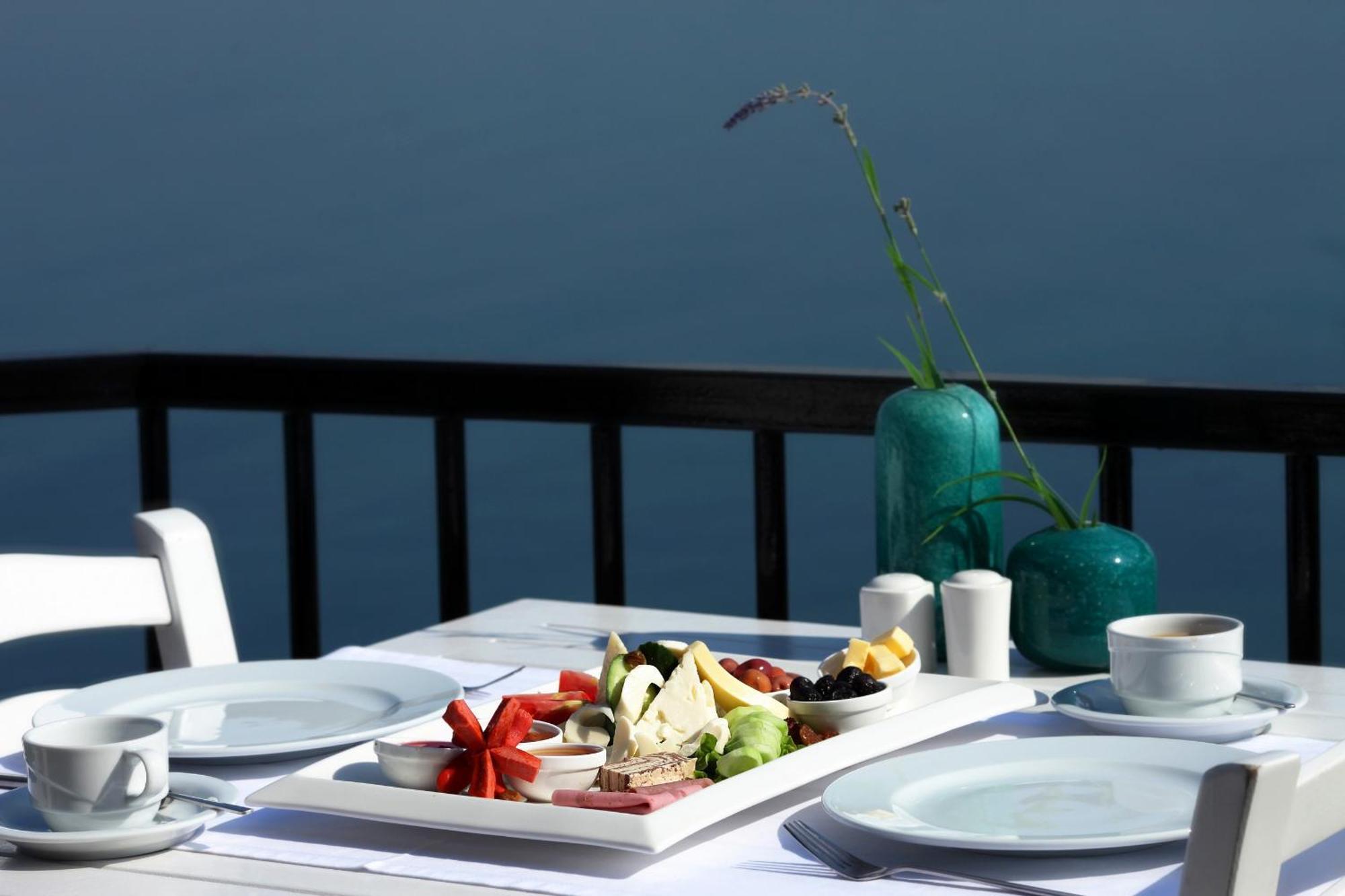 Med-Inn Hotel Gulluk Bagian luar foto